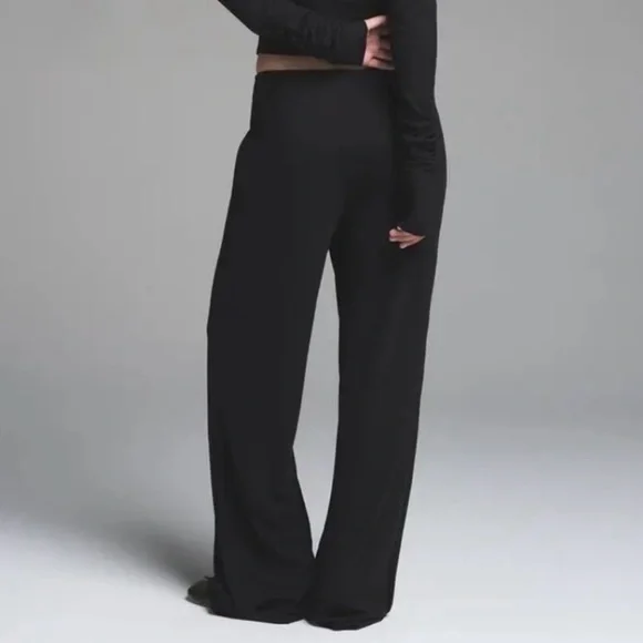 *NWT* SKIMS CLOUD BOTTOMS - Picture 3 of 5